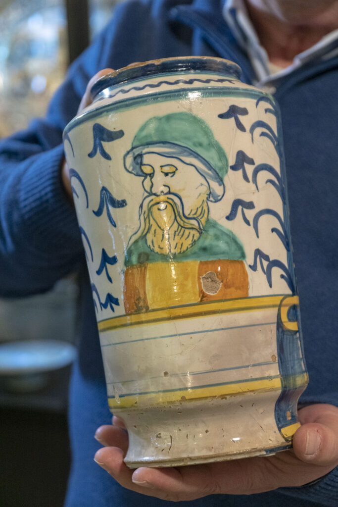 Vaso in ceramica della collezione Matricardi.